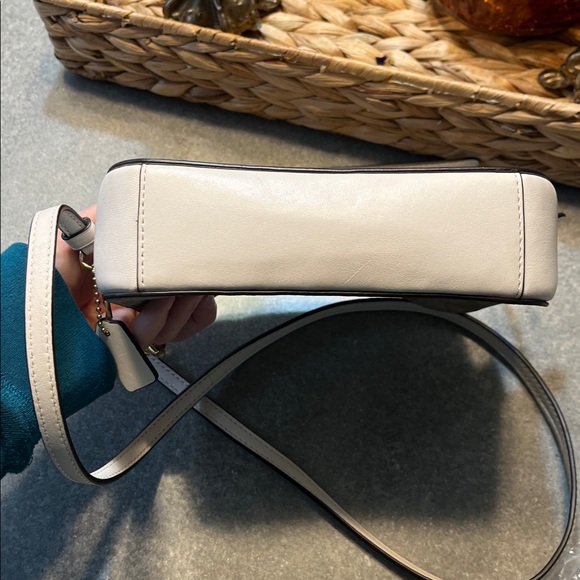 Coach Cream crossbody - Picture 6 of 10